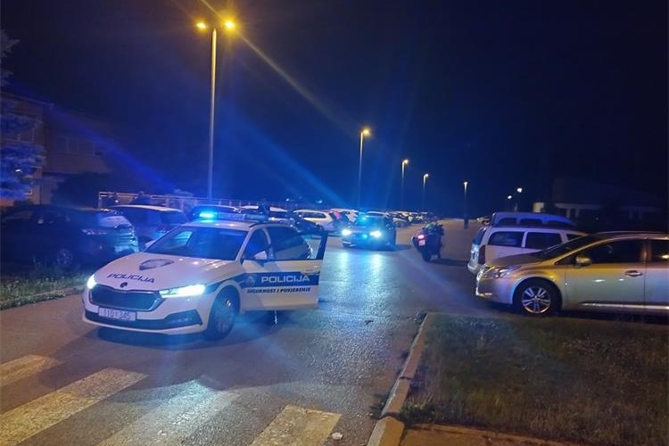Hebrang pod nadzorom: Policija provjeravala vozila i mlade